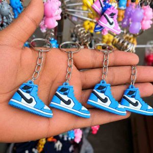 95 এক পিছ Sneaker Keychain